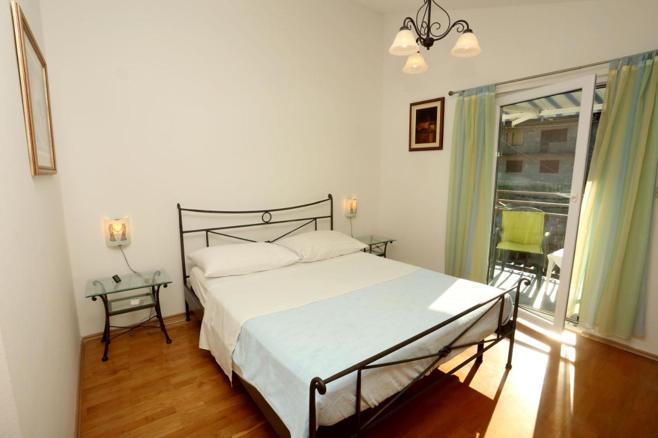 Apartments Sikirica Trogir Exteriör bild